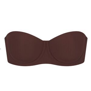 SKIMS FITS Everybody STRAPLESS BRA in Cocoa